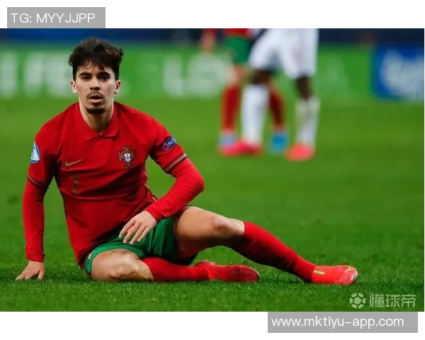 中场核心维蒂尼亚本赛季传球次数破百成五大联赛唯一球员